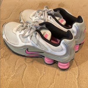 Nike shox size 6